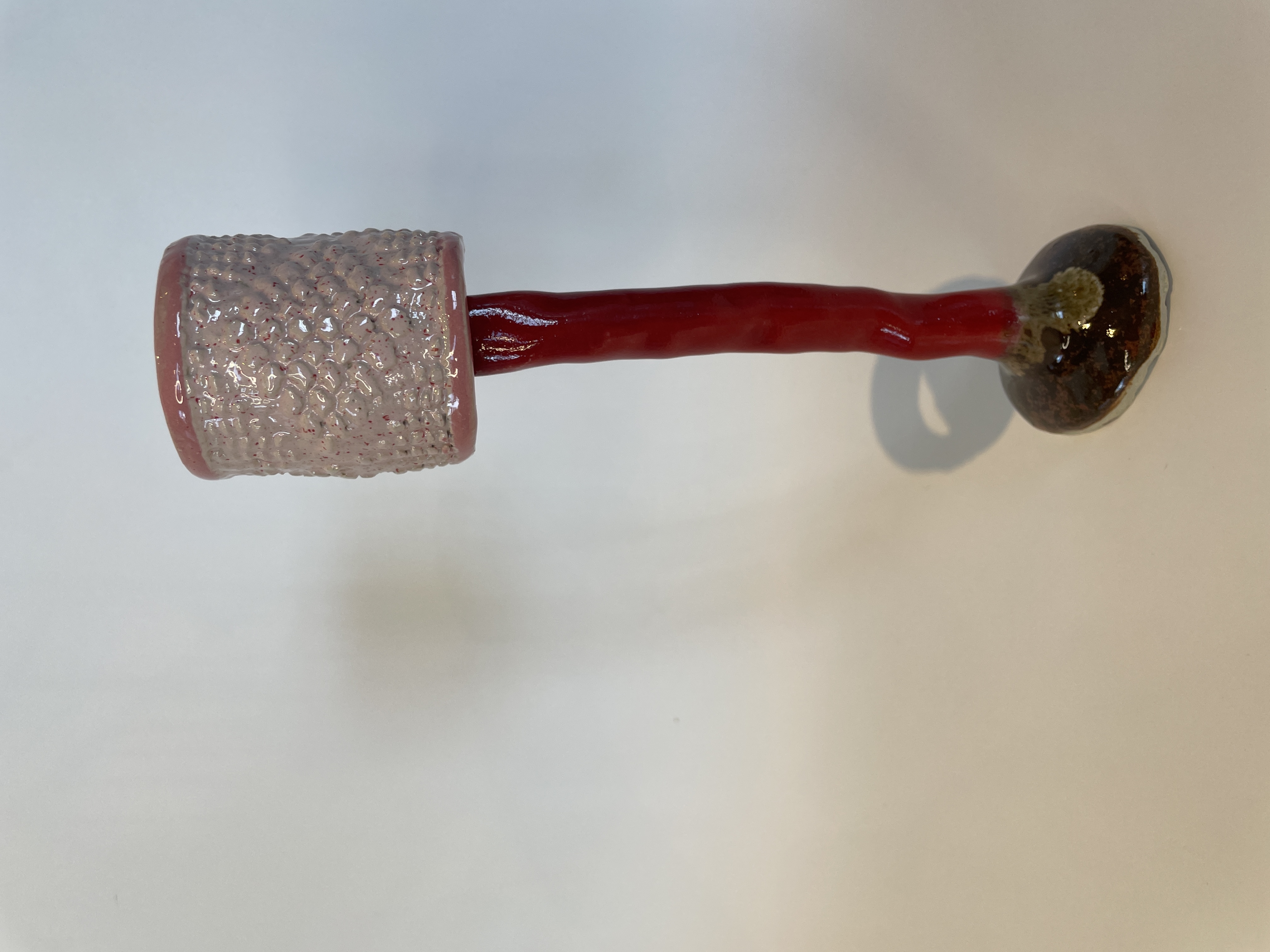 RØD STANDERLAMPE, glaseret stentøjsler, H17,5 L5  D5 cm, 2025